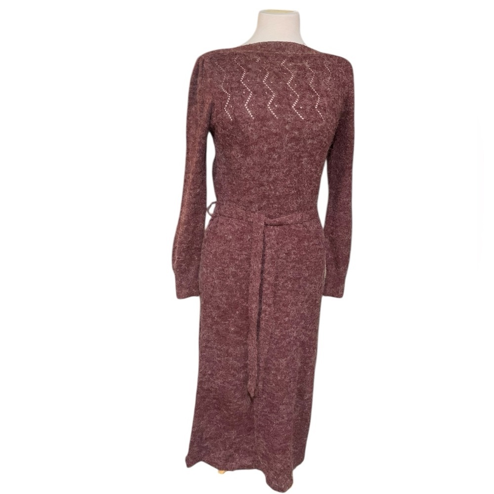 Vintage 70’s knit sweater midi dress with boatneck, long  sleeves belt size m
